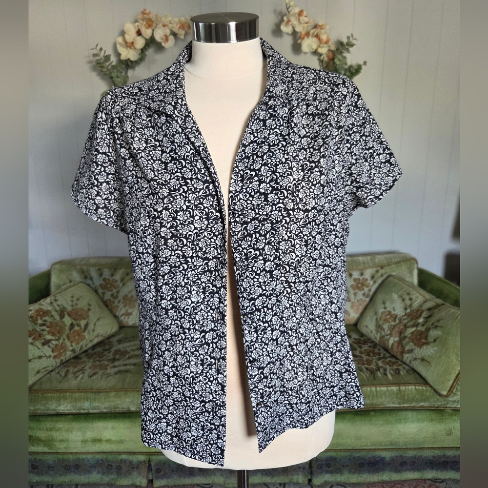 Investments Black and White Floral Button Down Shirt